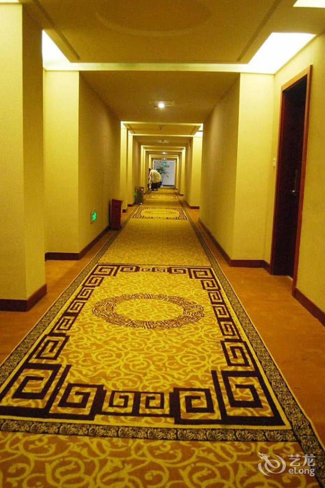 Jishou Heyi Hotel Fenghuang Bagian luar foto