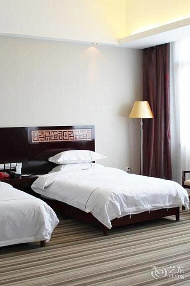Jishou Heyi Hotel Fenghuang Bagian luar foto