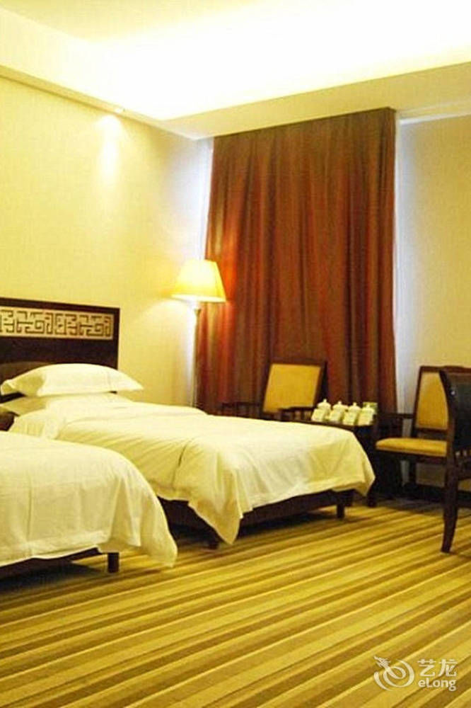 Jishou Heyi Hotel Fenghuang Bagian luar foto