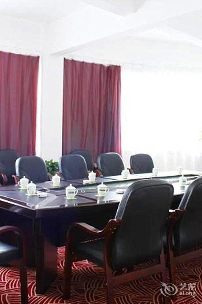 Jishou Heyi Hotel Fenghuang Bagian luar foto